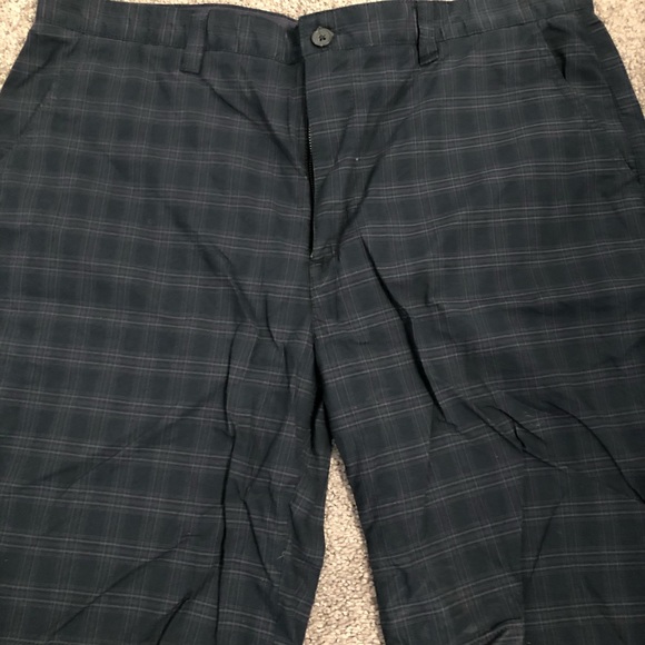 Van Heusen Shorts - Picture 2 of 4